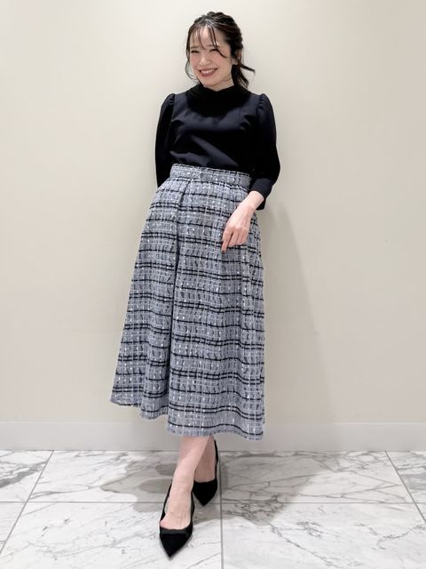 M Maglie le cassetto スカート　サイズ11 M Maglie le cassetto》フラワー刺繍デニムスカート｜M Maglie