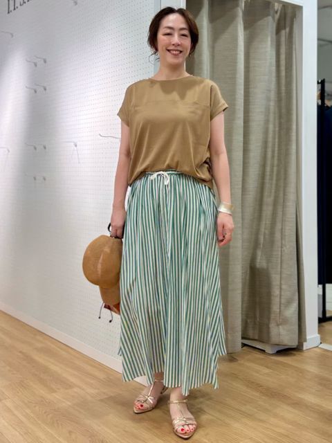 ドローコードギャザースカート｜DAY by DAY It's international