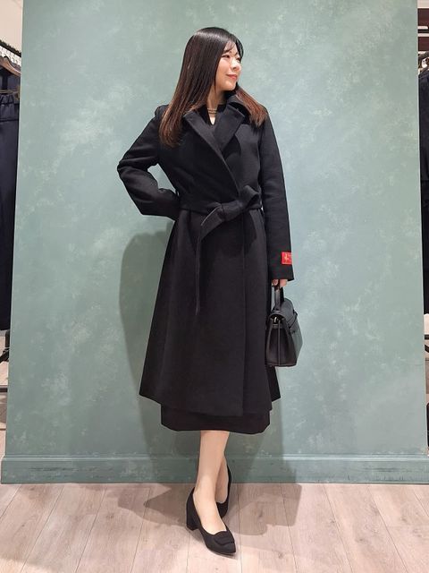 INEDのコートを使った福岡岩田屋SUPERIOR CLOSETのスタッフ