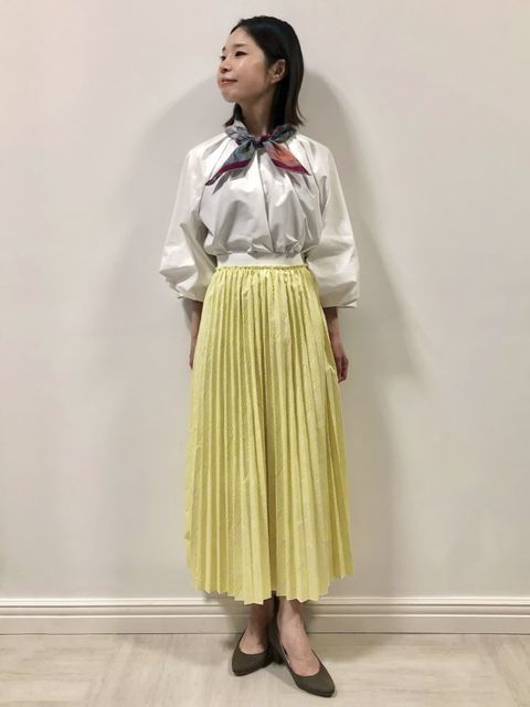 SUPERIOR CLOSET》Light Blurred Flower Scarf《Tapis Noir