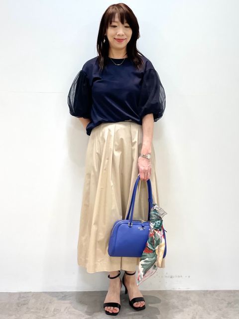 タックボリュームタフタスカート