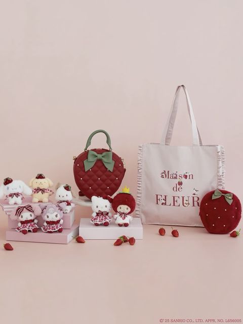 メゾンドフルール いちご新聞 サンリオ コラボ　いちご　バッグ メゾンドフルール いちご新聞 サンリオ コラボ いちご バッグ
